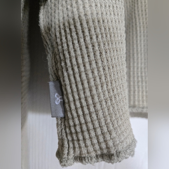 Aritzia - Tna | Thermal Waffle Knit Sweater, Size M - Picture 5 of 9